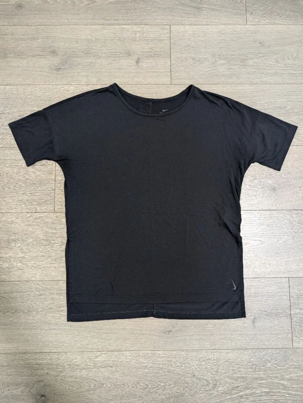 Nike Yoga Dri-FIT Short Sleeve Crew Neck Side Slit Hem Women's Black Tee MED 🖤